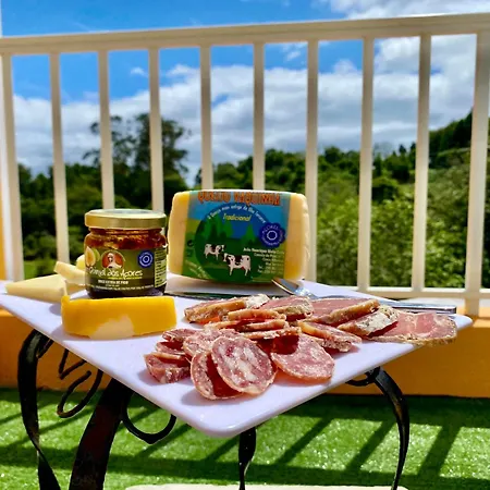 ゲストハウス Casa Dos Castanheiros Angra Do Heroismo 4*