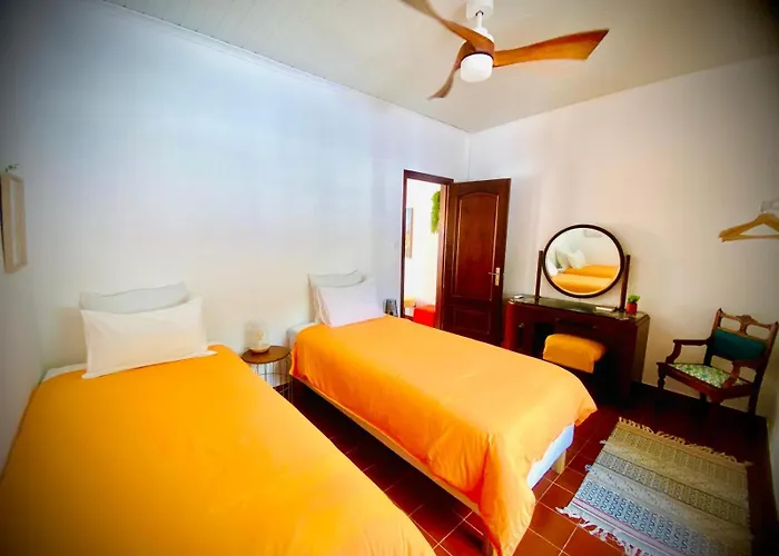 Casa Dos Castanheiros Angra Do Heroismo Guest house